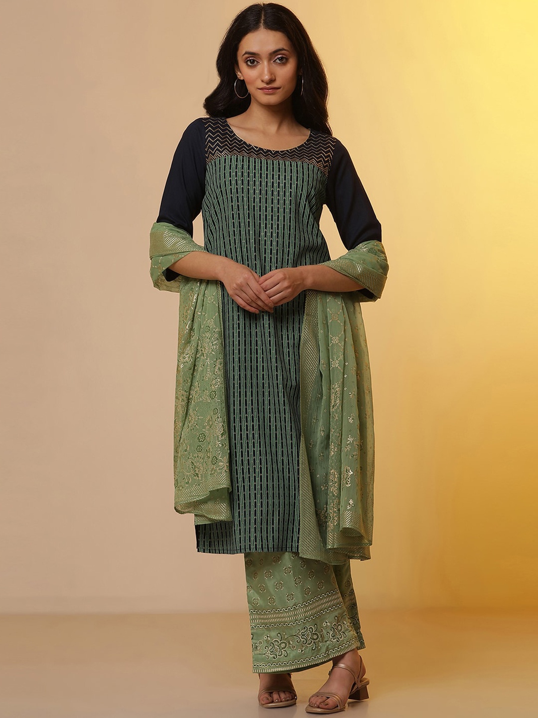 

AURELIA Striped Sequinned Round Neck Three-Quarter Sleeves Kurta with Palazzos & Dupatta, Green