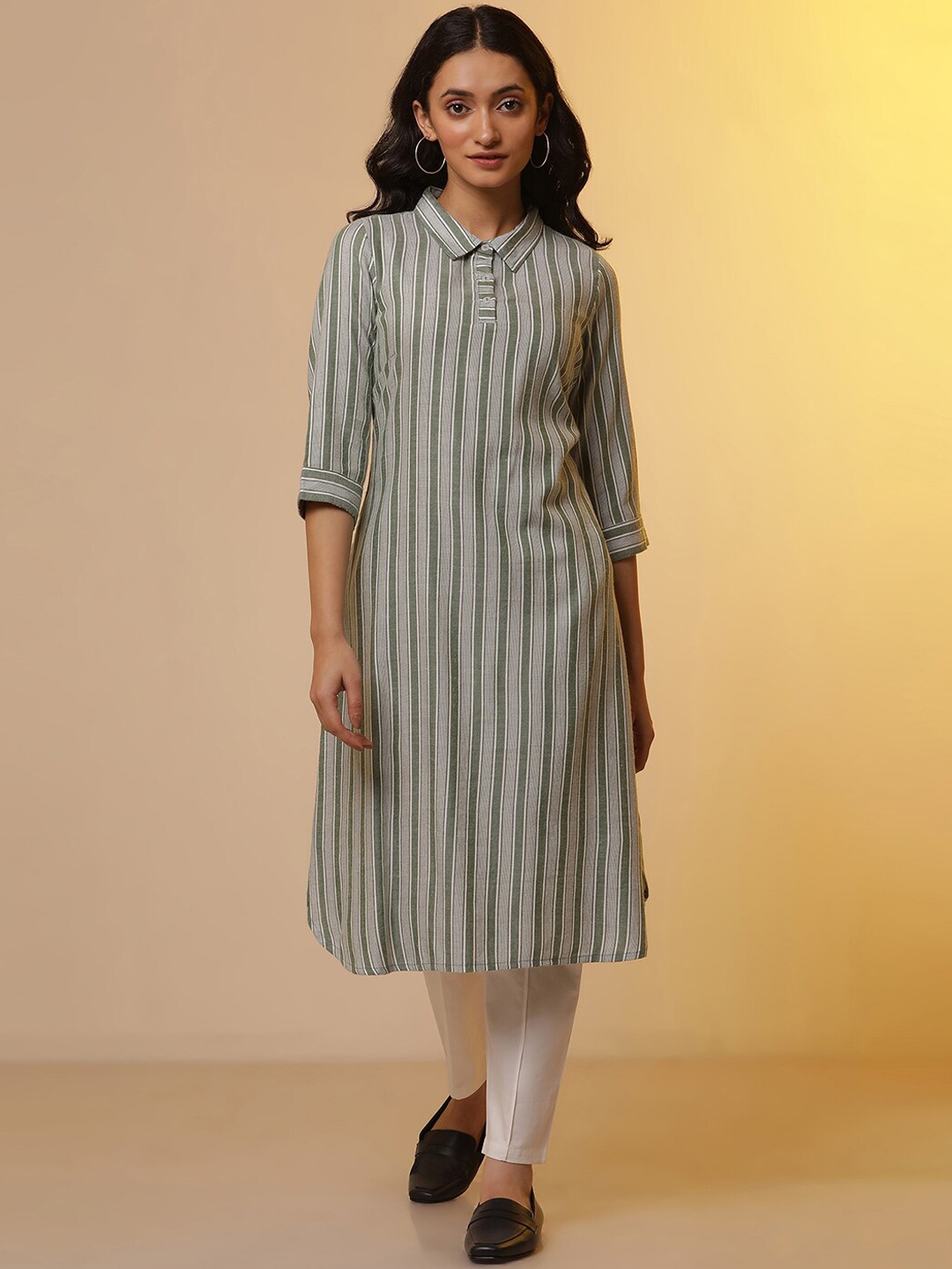 

AURELIA Striped Shirt Collar Regular Kurta & Trousers, Green