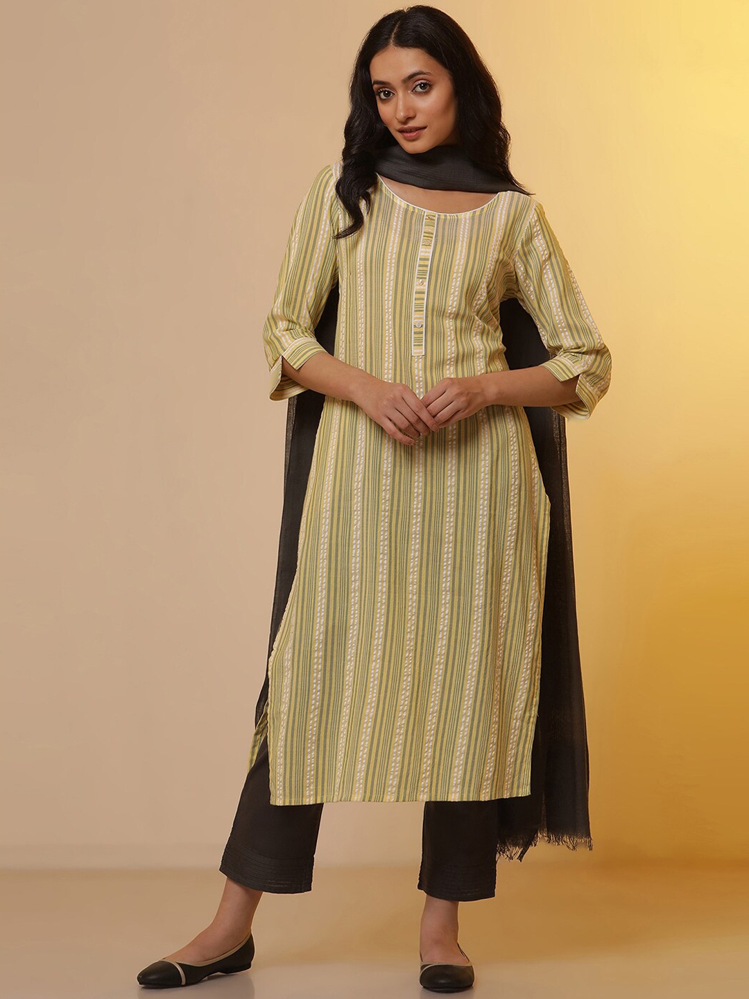 

AURELIA Striped Round Neck Three-Quarter Sleeves Straight Kurta Set, Yellow