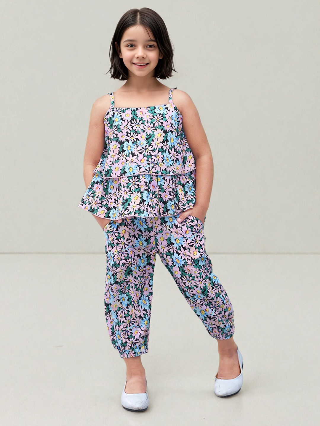 

Toonyport Girls Printed Top With Capris, Pink