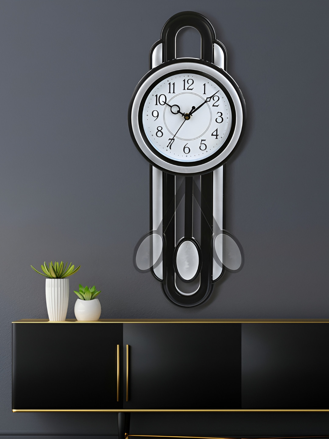 

Attractionz Silver-Toned & White Textured Contemporary Round Shaped Wall Clock