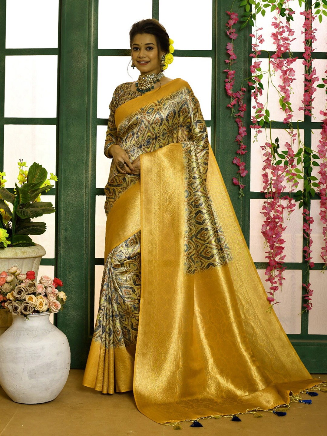 

ODETTE Abstract Printed Zari Patola Poly Silk Saree, Yellow