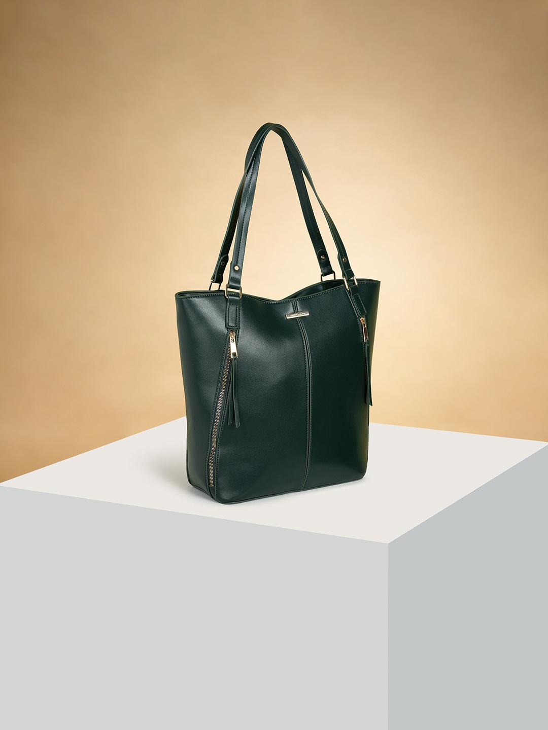 

Forever Glam by Pantaloons Structured Shoulder Bag, Green