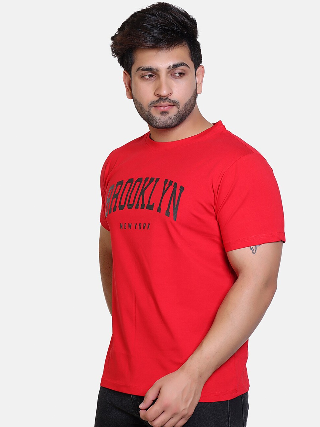 

BAESD Men Typography Printed T-shirt, Red