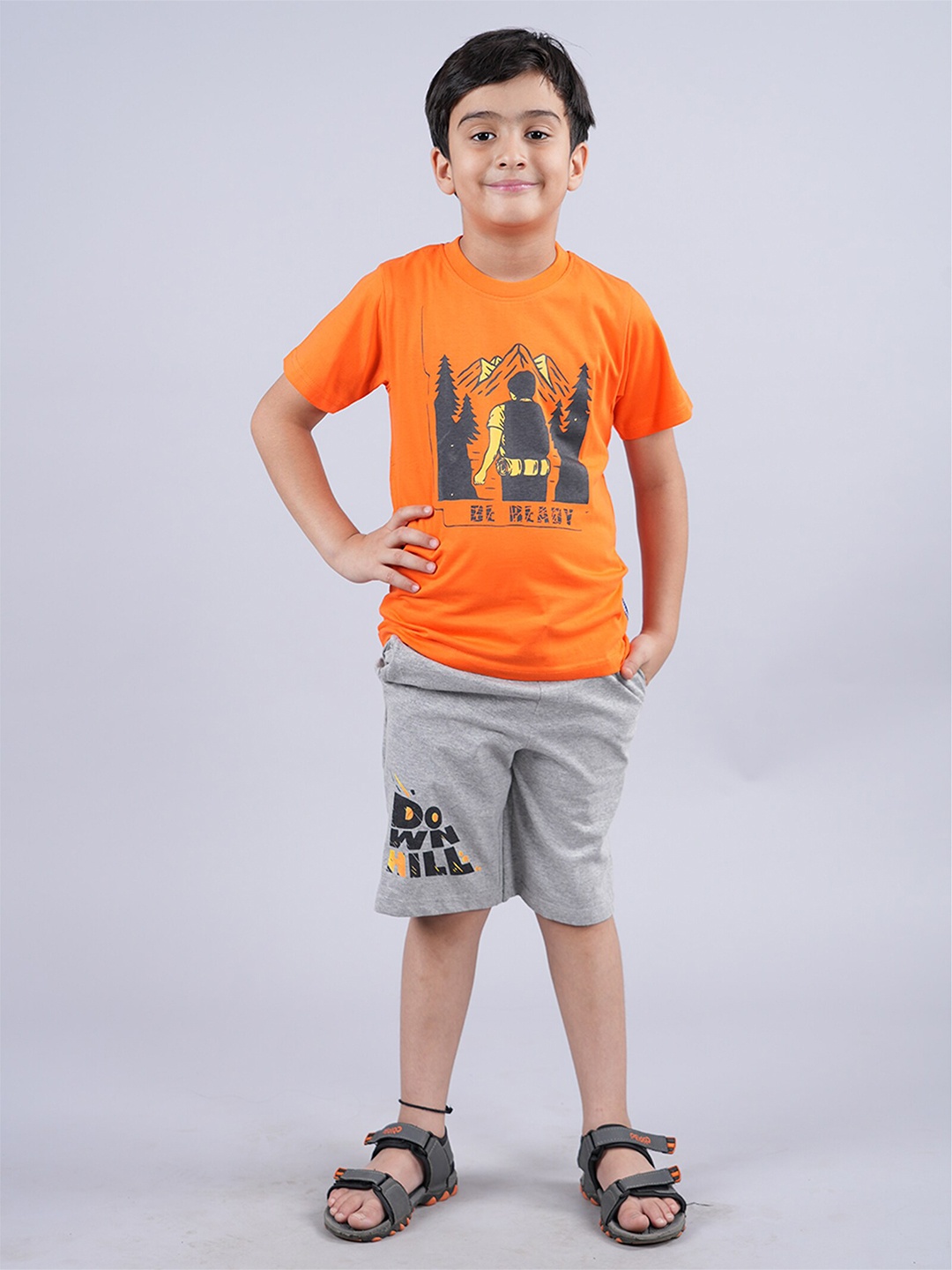 

KiddoPanti Boys Printed T-shirt with Shorts, Orange