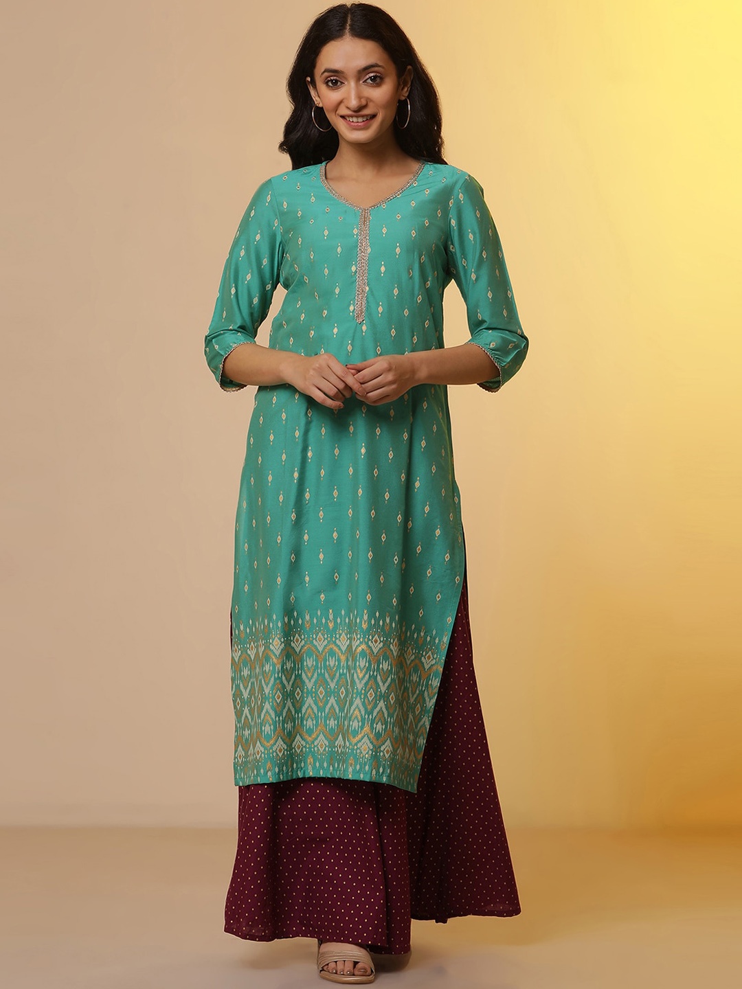 

AURELIA Ethnic Motifs Printed Straight Kurta, Green