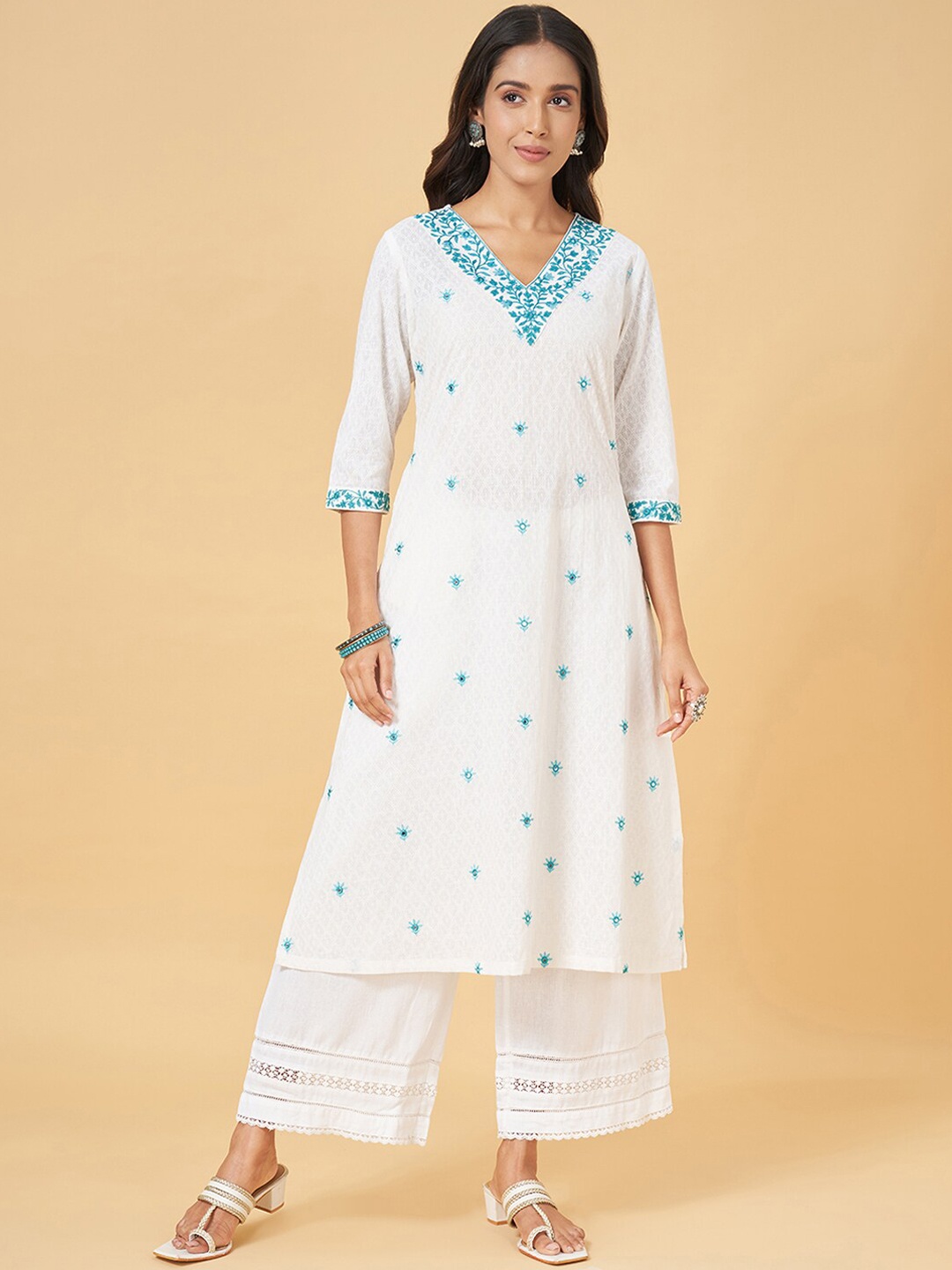 

RANGMANCH BY PANTALOONS V Neck Geometric Embroidered Thread Work Kurta, Off white