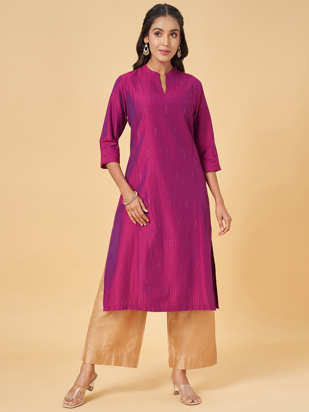 

RANGMANCH BY PANTALOONS Geometric V Neck Straight Kurta, Magenta