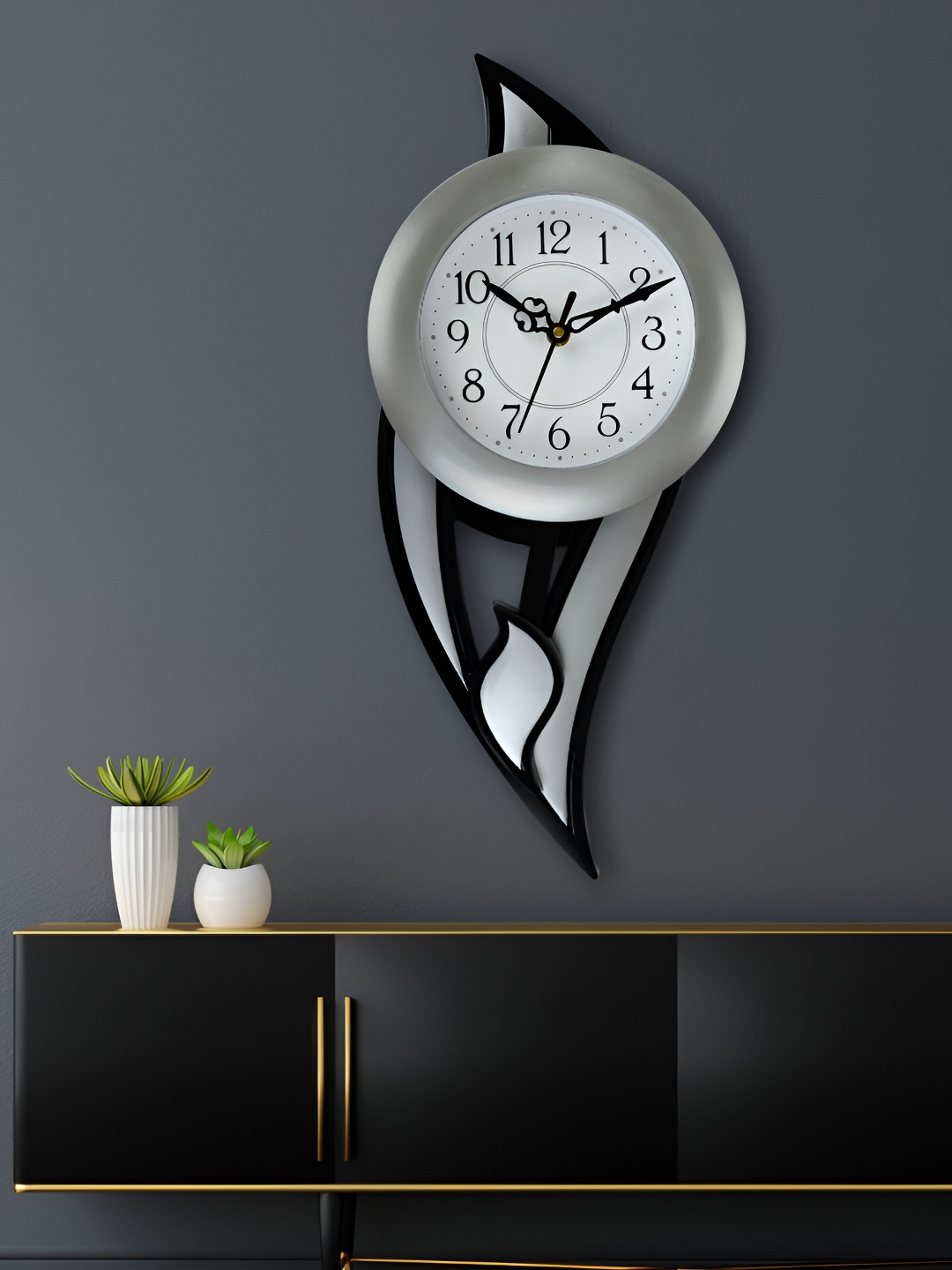 

Attractionz Silver-Toned &White Round Wall Clock