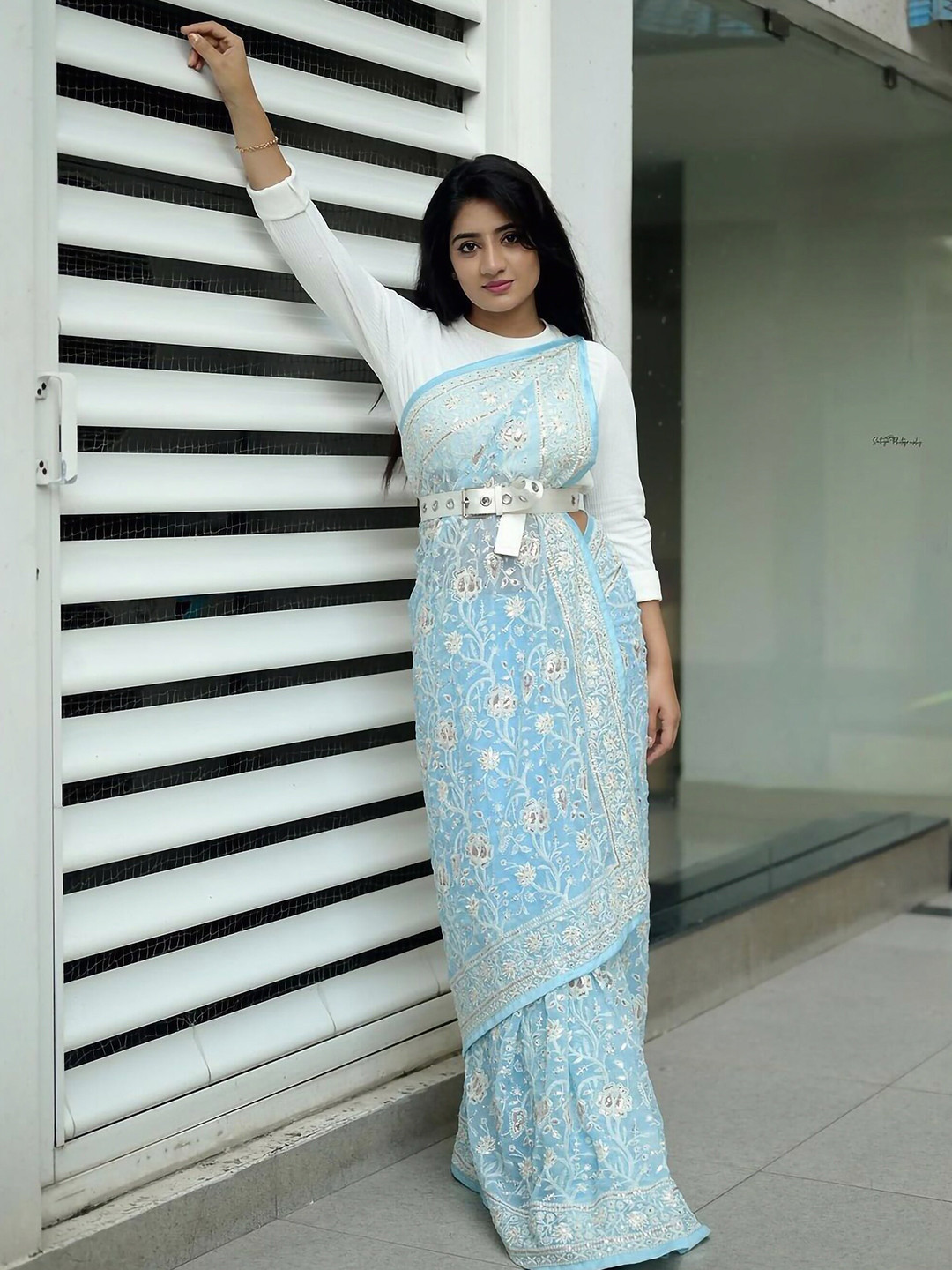 

Anouk Floral Poly Georgette Designer Saree, Blue
