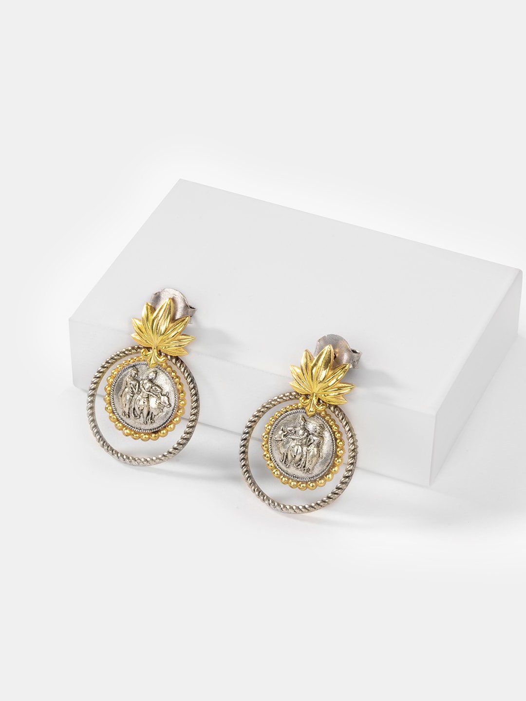 

SHAYA 925 Silver Gold-Plated Contemporary Studs Earrings