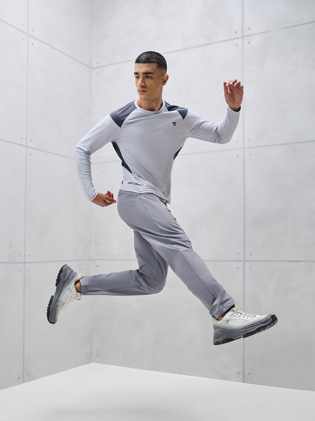 

Technosport Men Colorblock Slim Fit Crew Neck TECHNO COOL+ Technology T-shirt, Grey