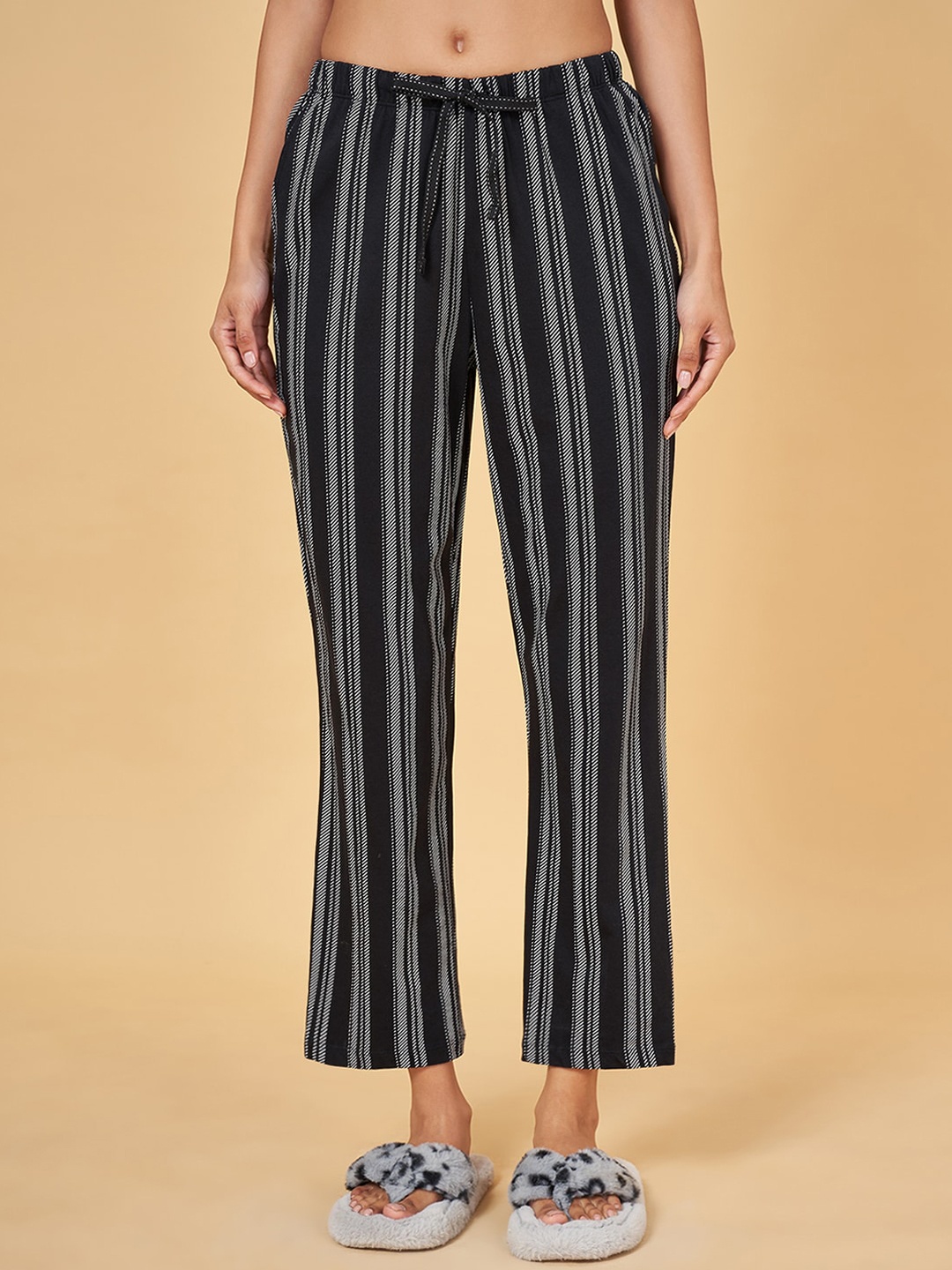 

Dreamz by Pantaloons Striped Pure Cotton Lounge Pant, Black