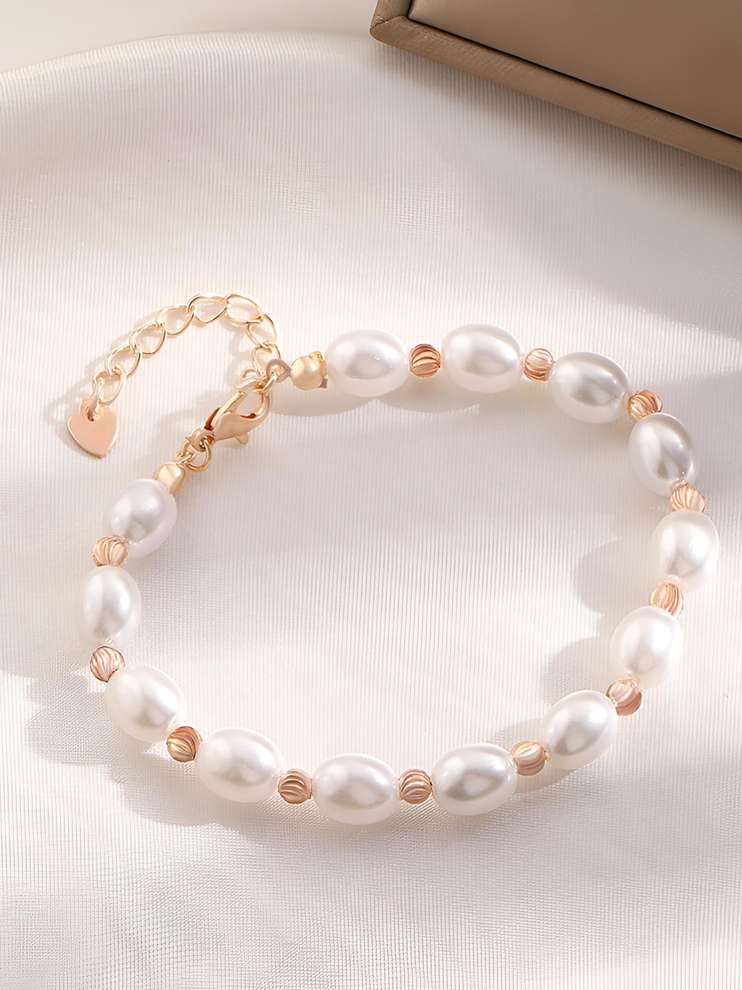 

Goho Women Gold-Plated Alloy Artificial Stones and Beads Link Bracelet, White