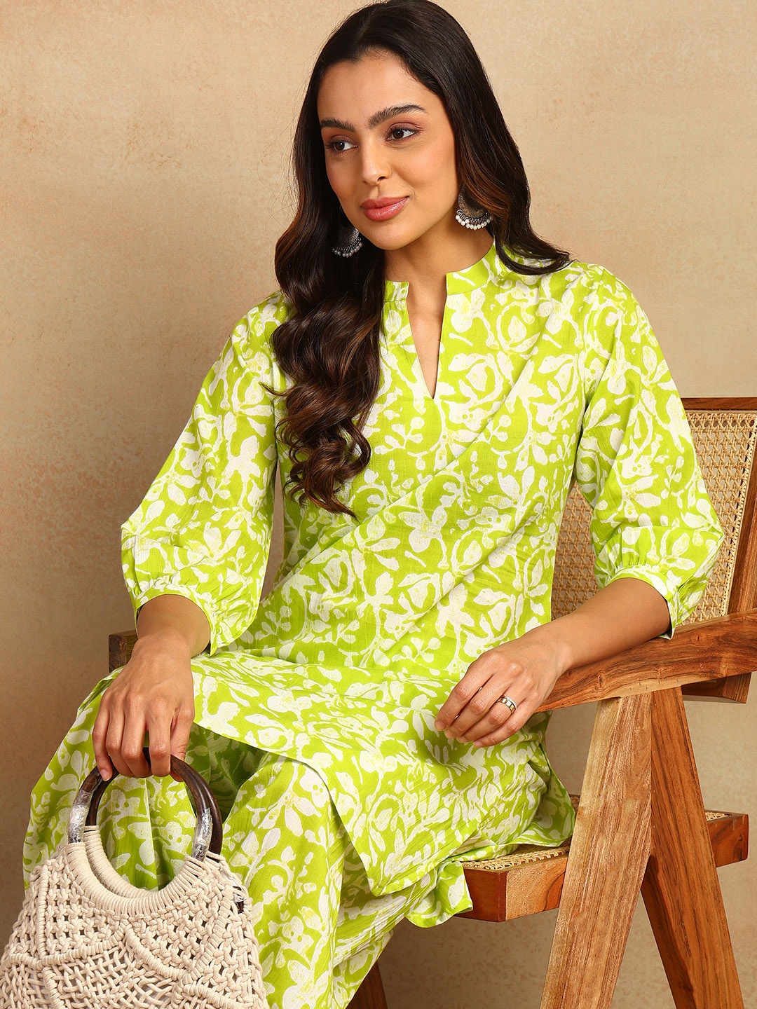 

mokshi Floral Printed Regular Pure Cotton Kurta with Salwar, Lime green