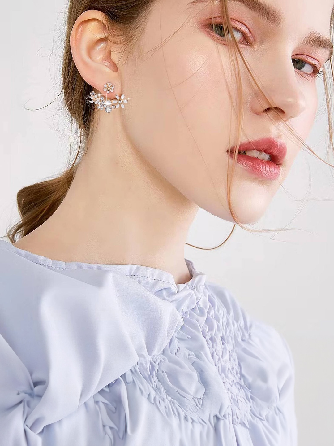 

Goho Artificial Stones Studs Earrings, Gold