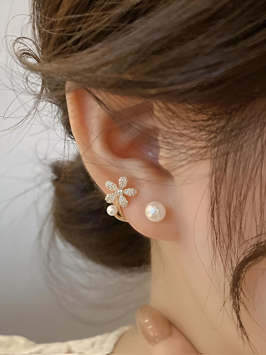 

Goho Stone-Studded & Beaded Floral Studs Earrings, Gold
