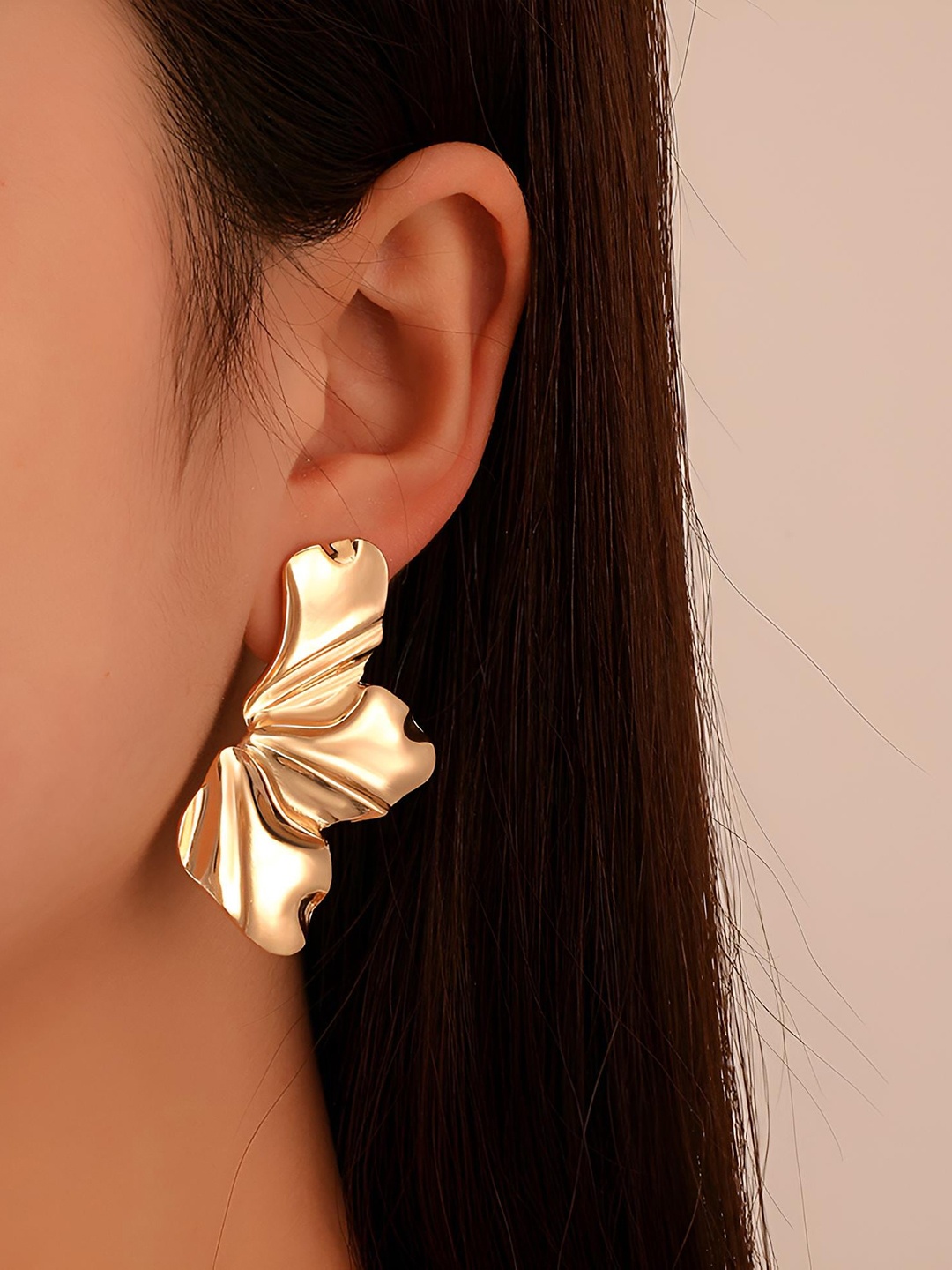 

Goho Contemporary Studs Earrings, Gold