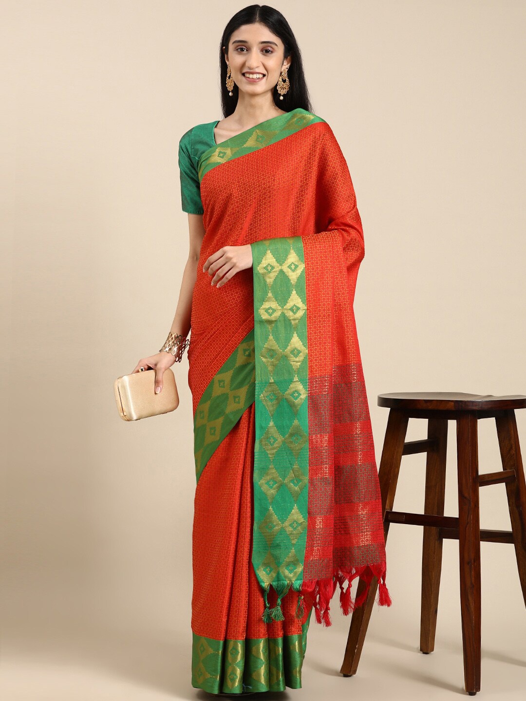 

PATLIPALLU Woven Design Zari Art Silk Banarasi Saree, Red