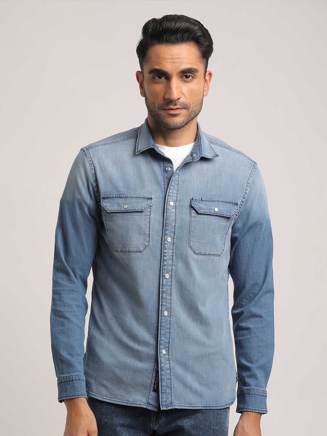 

EVERBLUE Men Solid Faded Opaque Casual Slim Fit Shirt, Blue