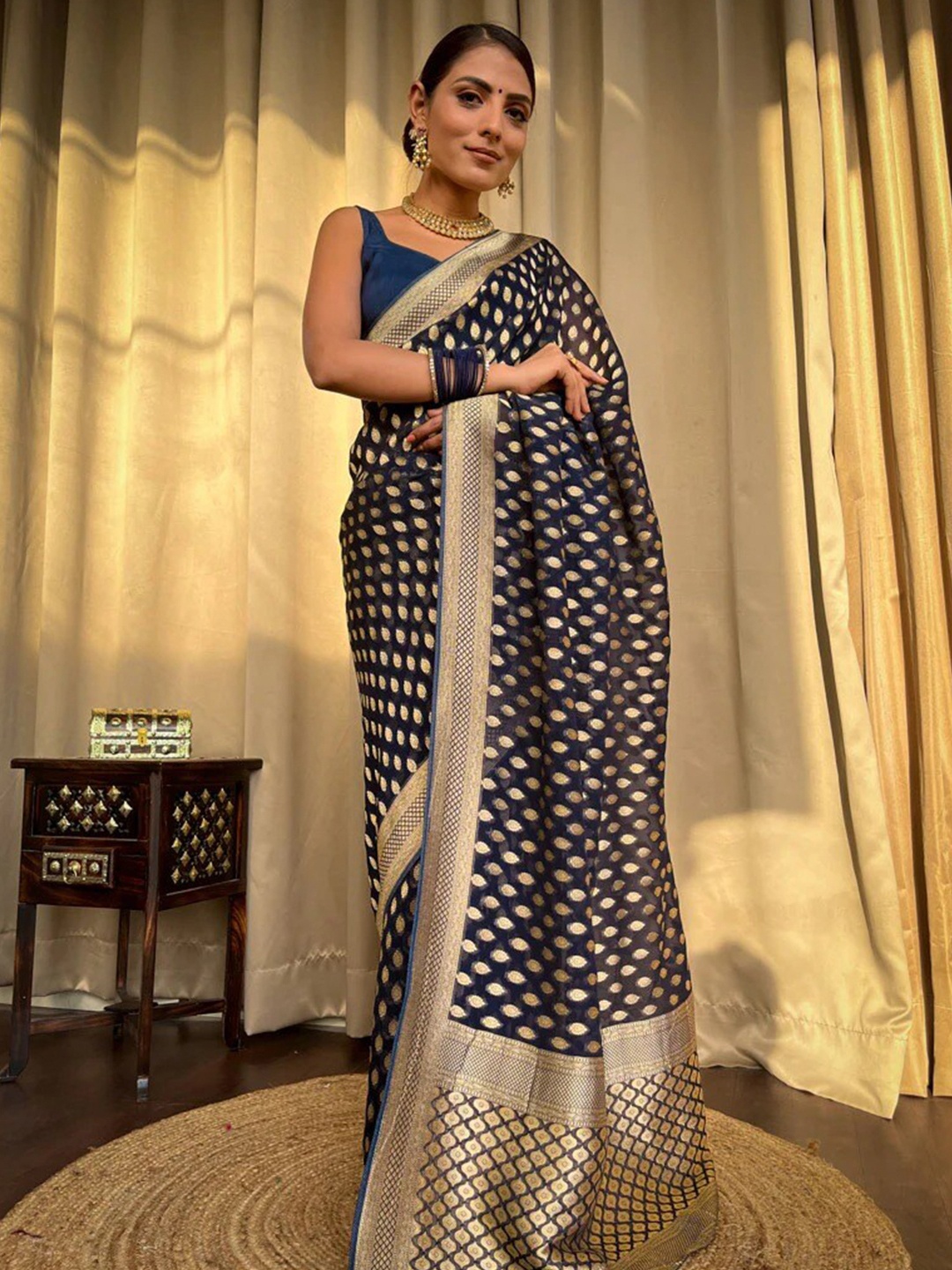

MORLY Woven Design Zari Silk Blend Kanjeevaram Saree, Blue
