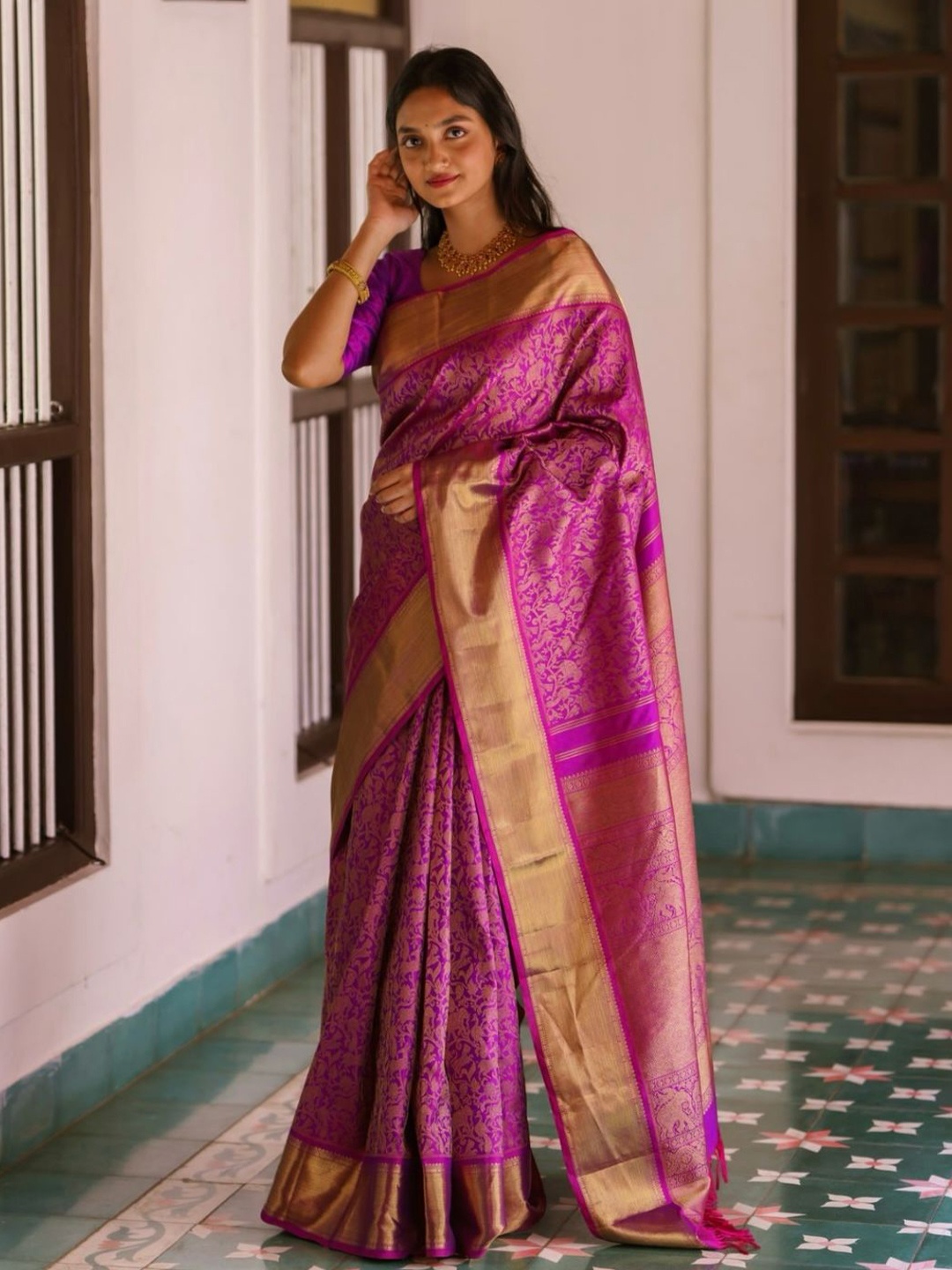 

MORLY Woven Design Zari Silk Blend Kanjeevaram Saree, Pink