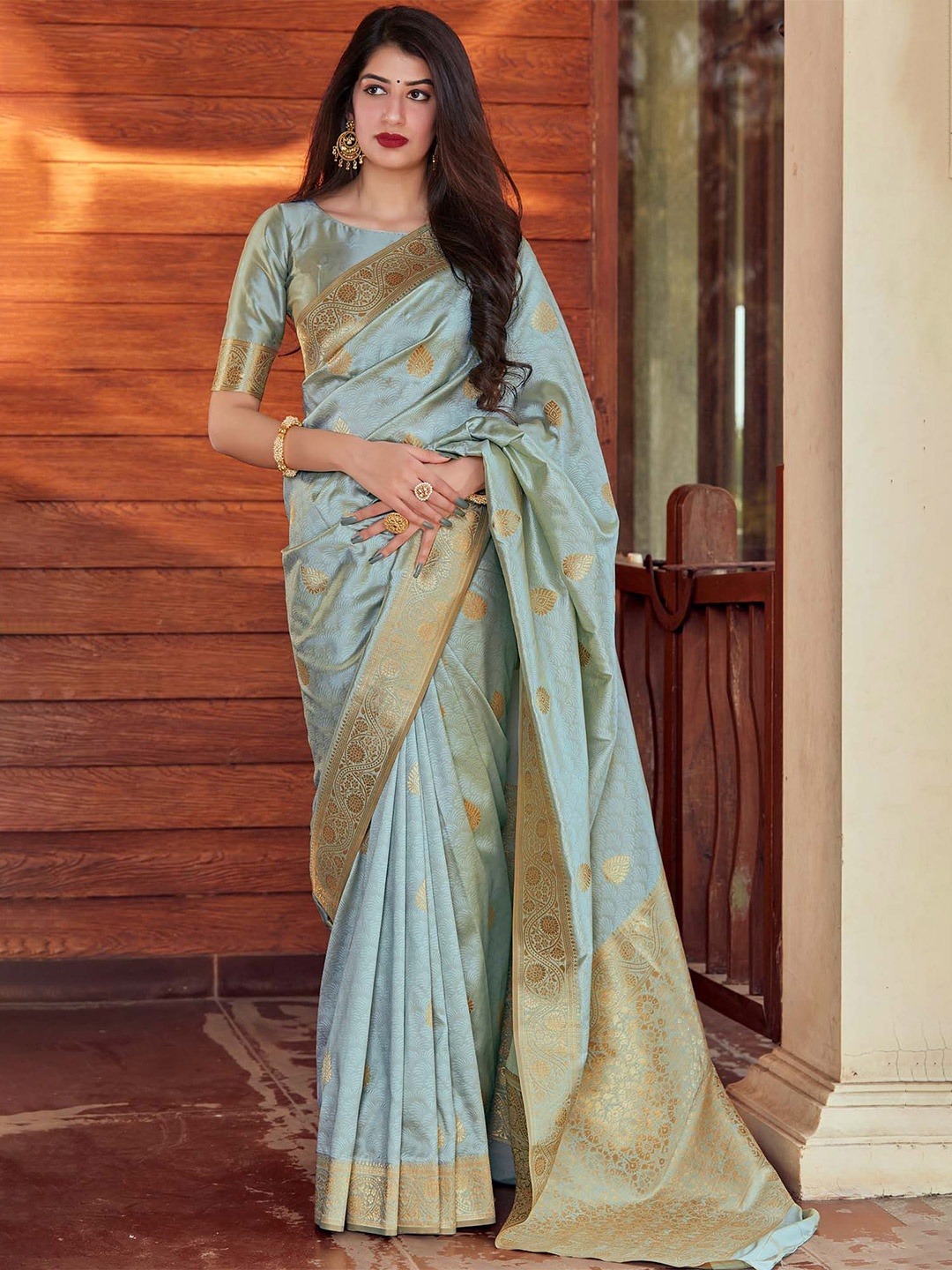 

MORLY Woven Design Zari Silk Blend Kanjeevaram Saree, Turquoise blue