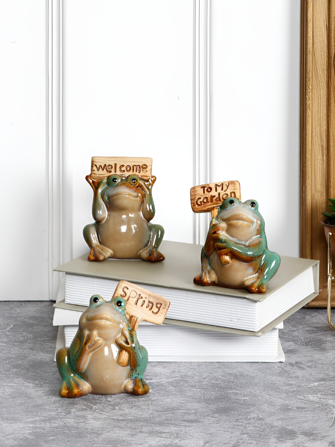 

Aura Green & Brown 3 Pcs Ceramic Figurine Showpieces
