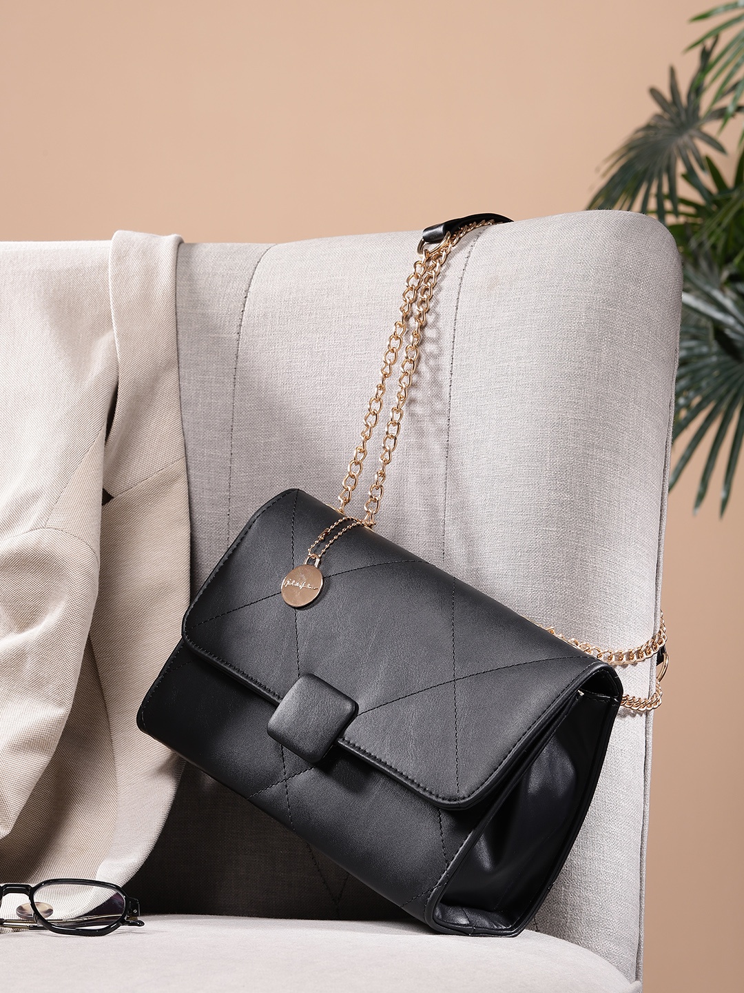 

Mast & Harbour Structured Sling Bag, Black