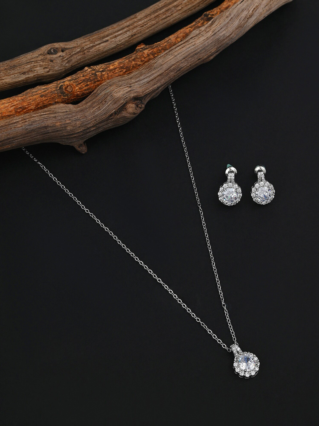 

E2O Silver-Plated Circular Pendant with Chain & Earrings