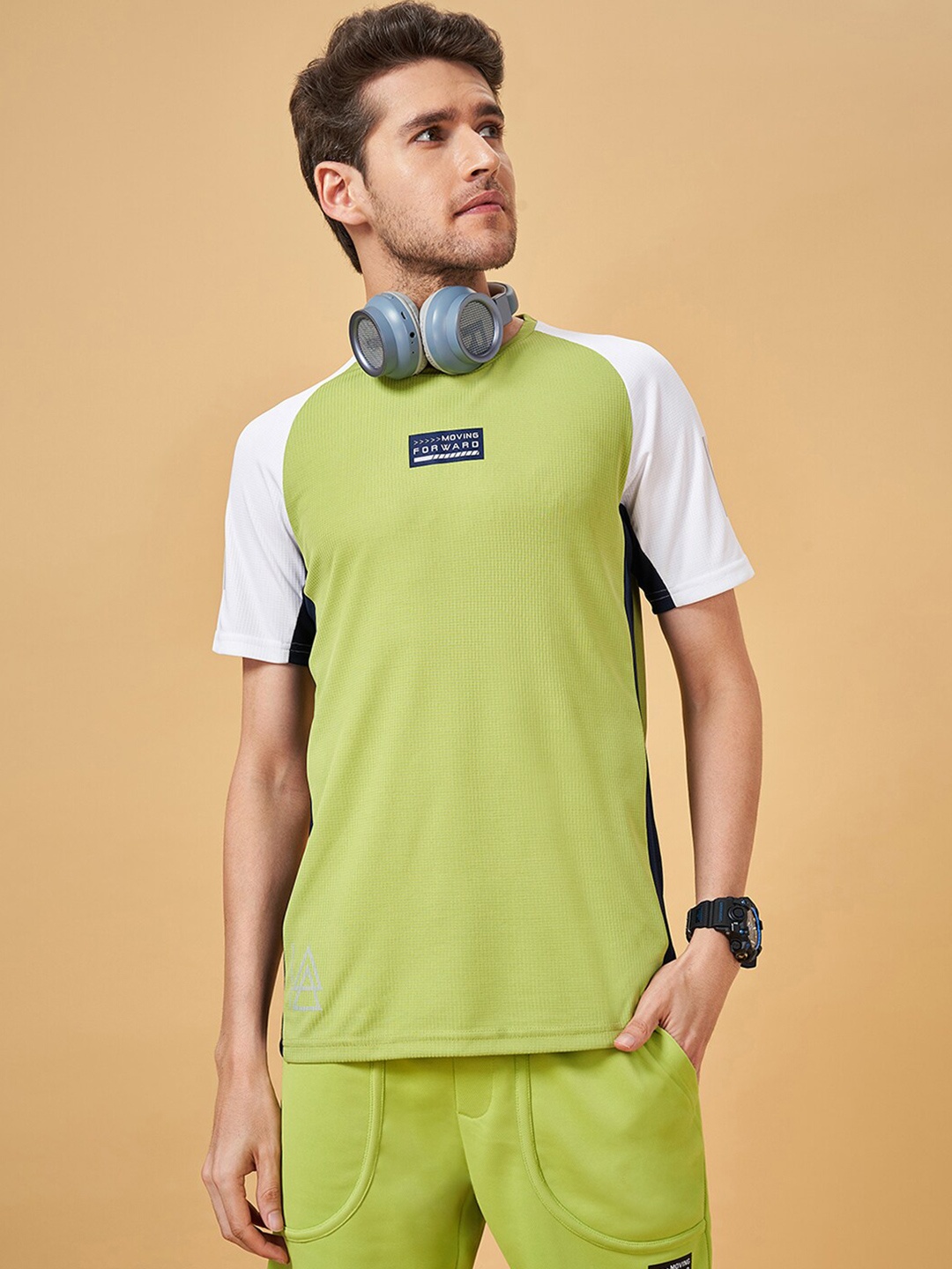 

Ajile by Pantaloons Men High Neck Applique Slim Fit T-shirt, Green