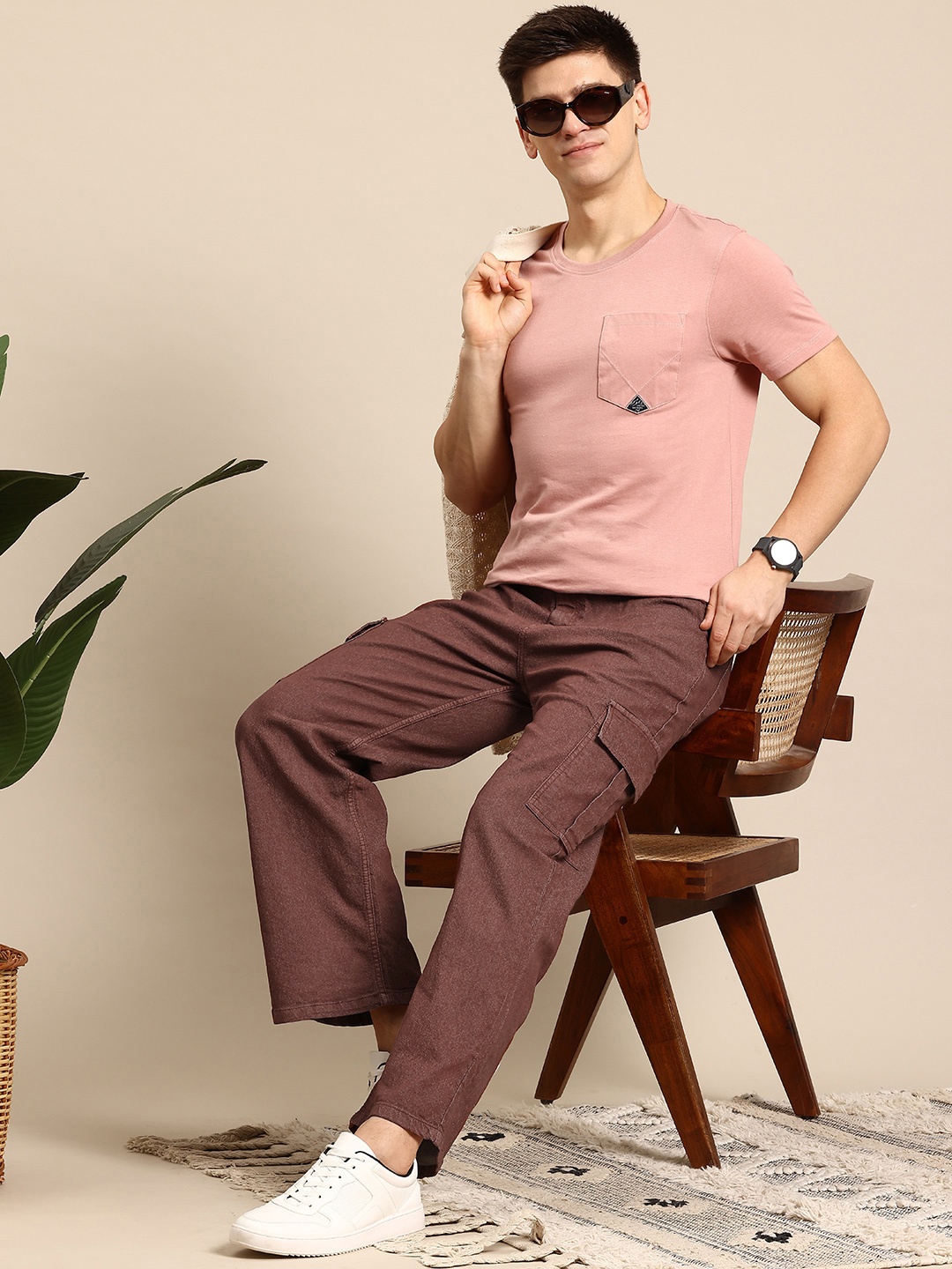 

Mast & Harbour Men Wide Leg Cargo Style Stretchable Jeans, Brown