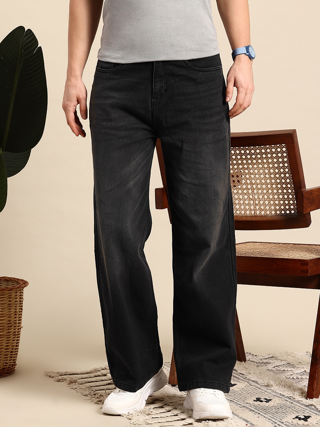 

Mast & Harbour Men Wide Leg Light Fade Stretchable Jeans, Charcoal