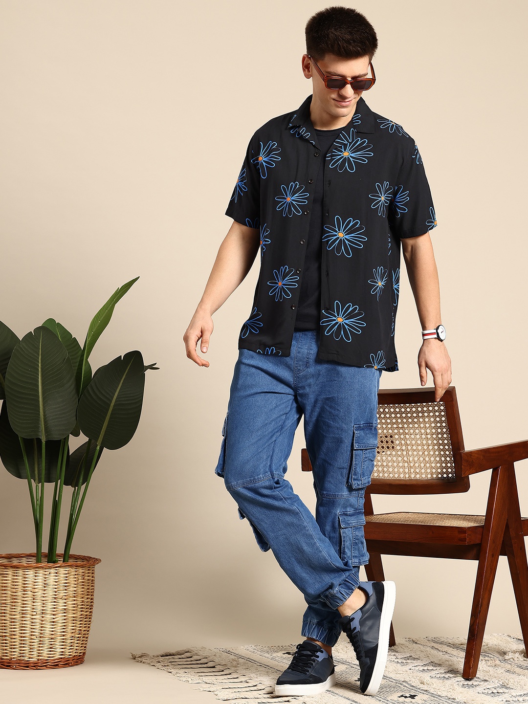 

Mast & Harbour Floral Printed Casual Shirt, Black