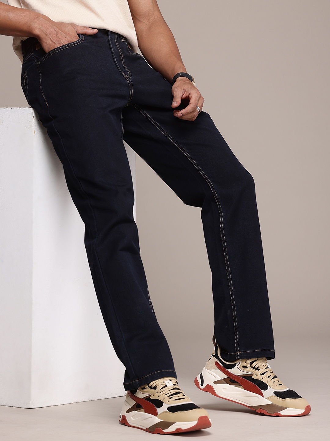 

WROGN Men Relaxed Fit Stretchable Jeans, Blue