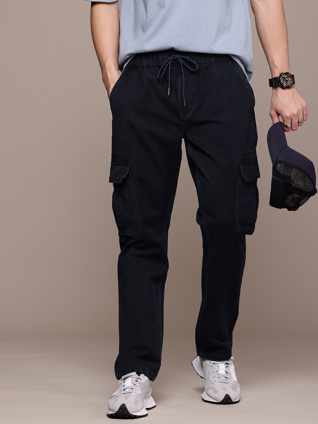 

WROGN Men Stretchable Cargo Jeans, Blue