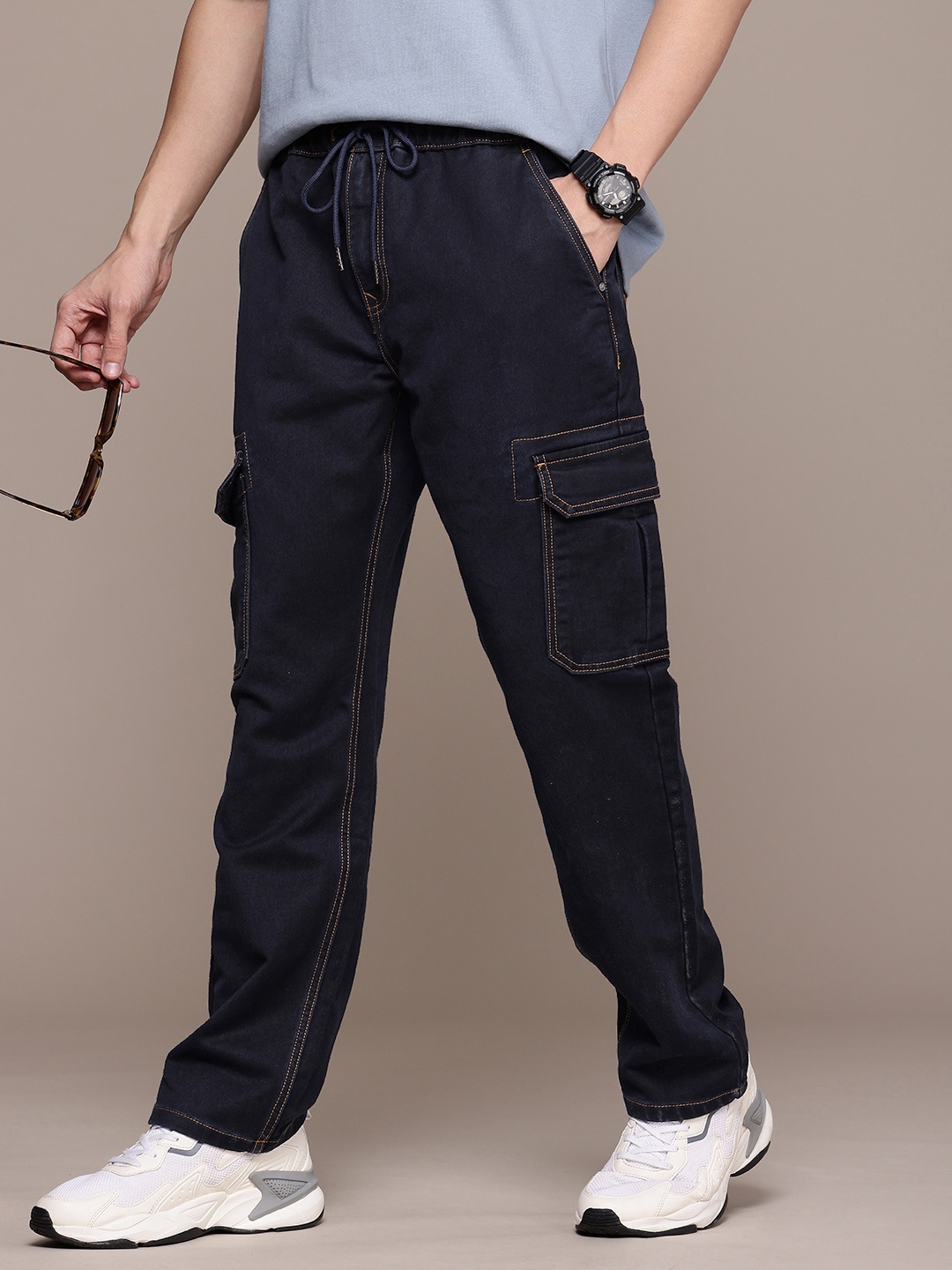 

WROGN Men Stretchable Cargo Jeans, Navy blue