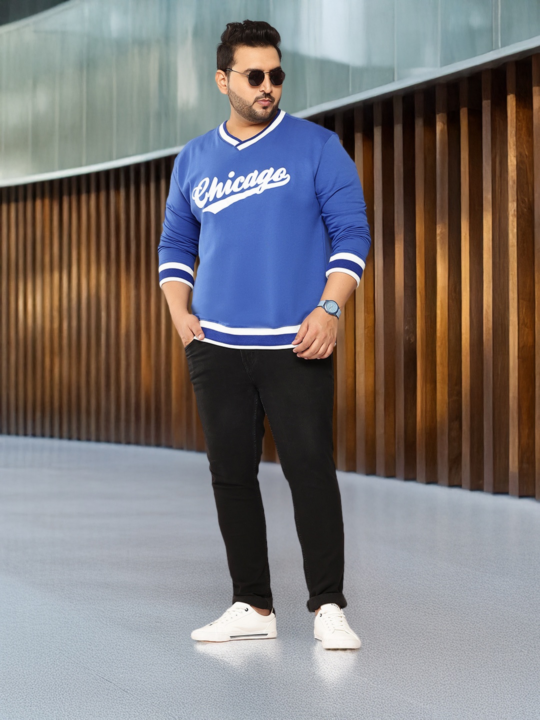 

Sztori Plus Size V-Neck Typography Printed Pullover Sweatshirt, Blue