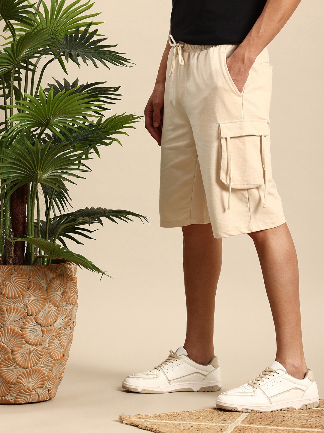 

Mast & Harbour Men Solid Knee Length Shorts, Beige