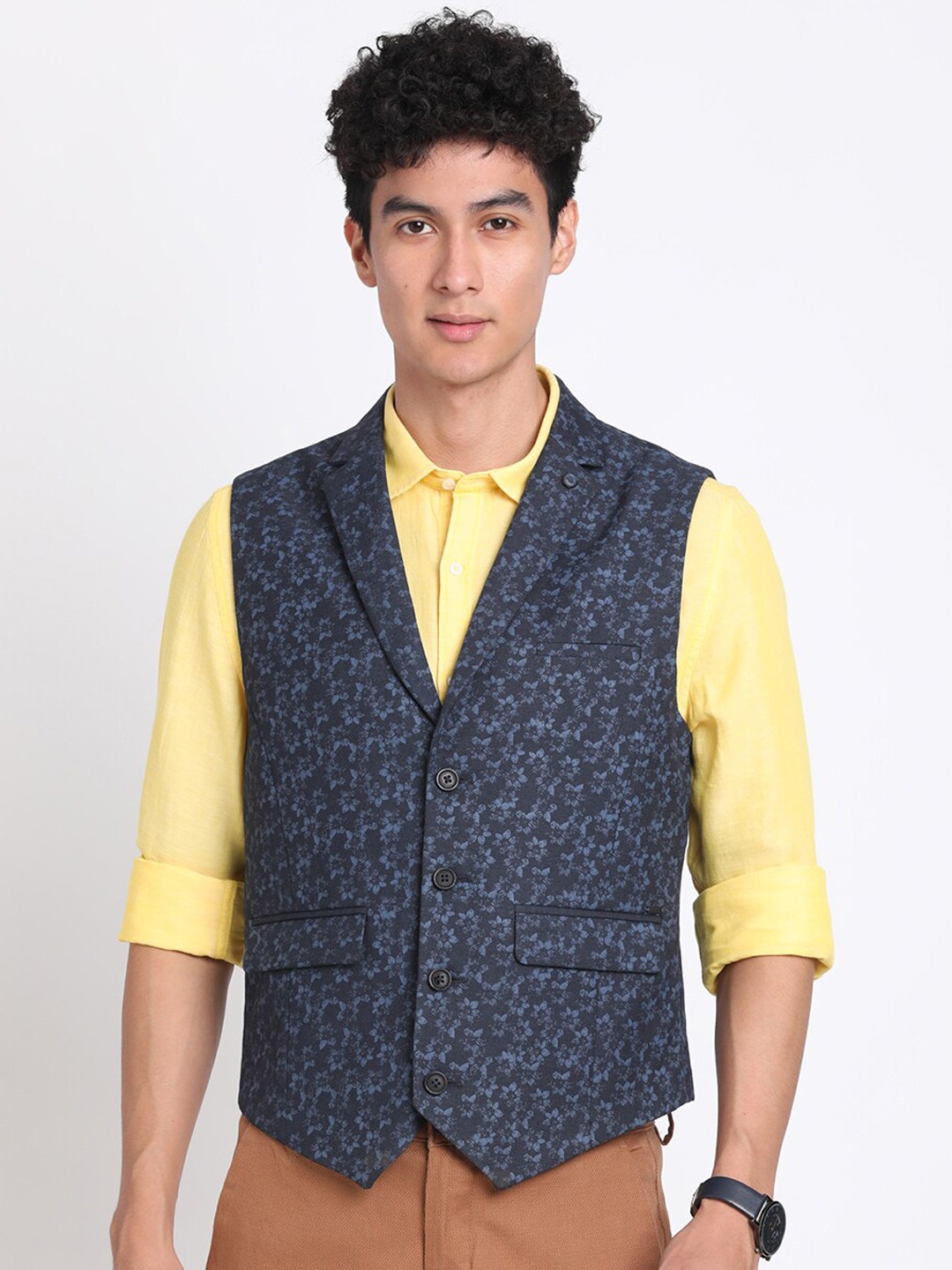 

Turtle Men Self Design Lapel Collar Slim-Fit Waistcoat, Navy blue