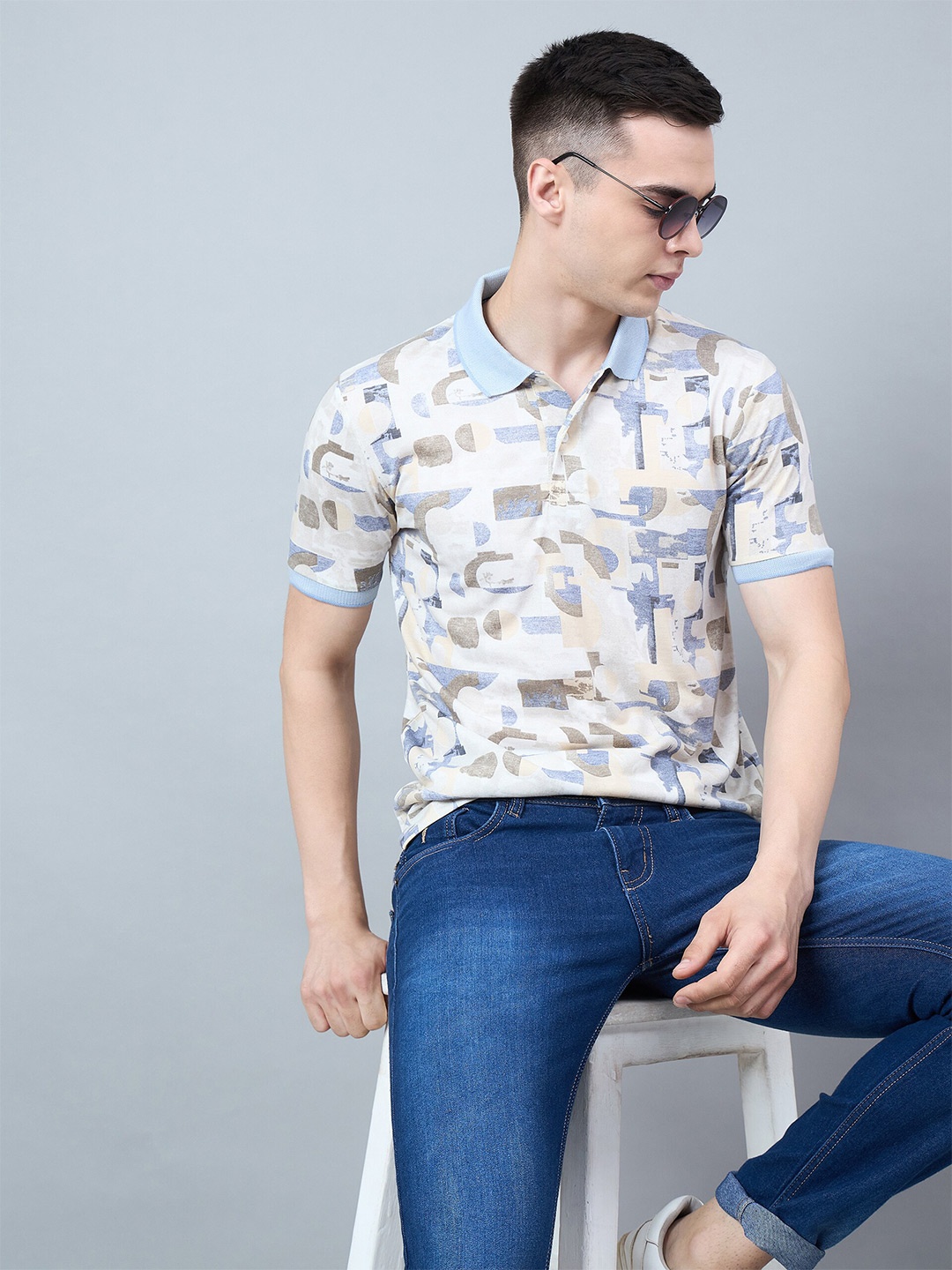 

Austin wood Men Printed Polo Collar Monochrome T-shirt, Cream