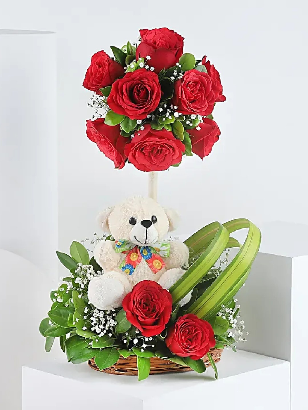 

fnp 10-Pcs Red Roses With Teddy