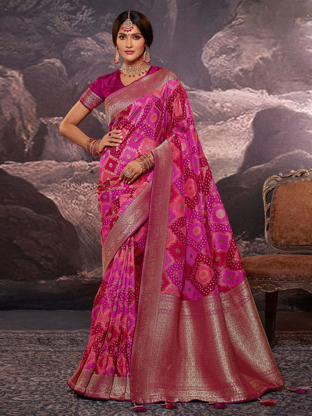 

saree.com Woven Design Zari Art Silk Saree, Pink