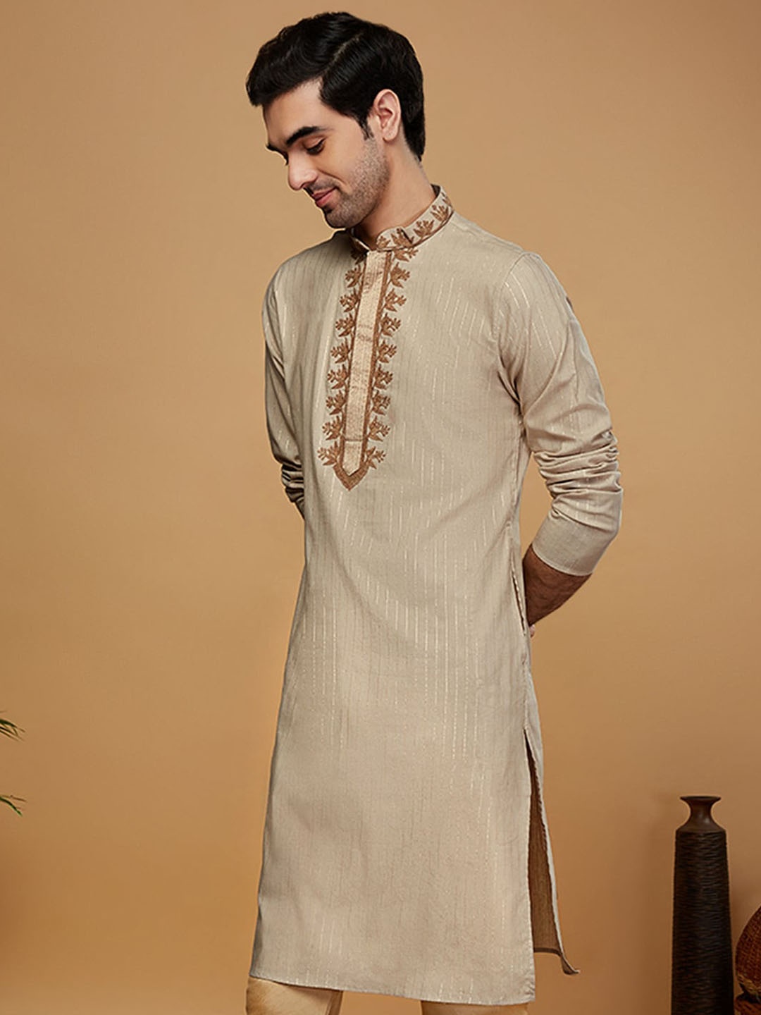

KISAH Floral Yoke Design Thread Work Mandarin Collar Jacquard Straight Kurta, Beige
