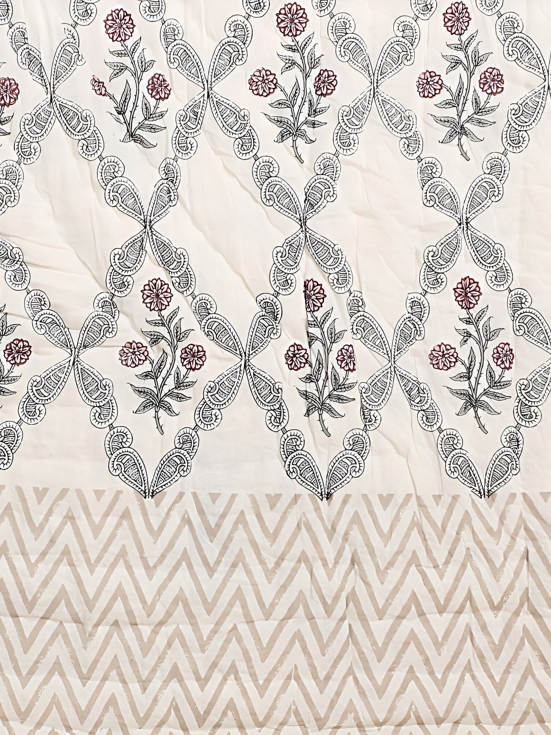 

SARYU HOMES White & Grey Ethnic Motifs Printed Mild Winter Double Bed Quilt