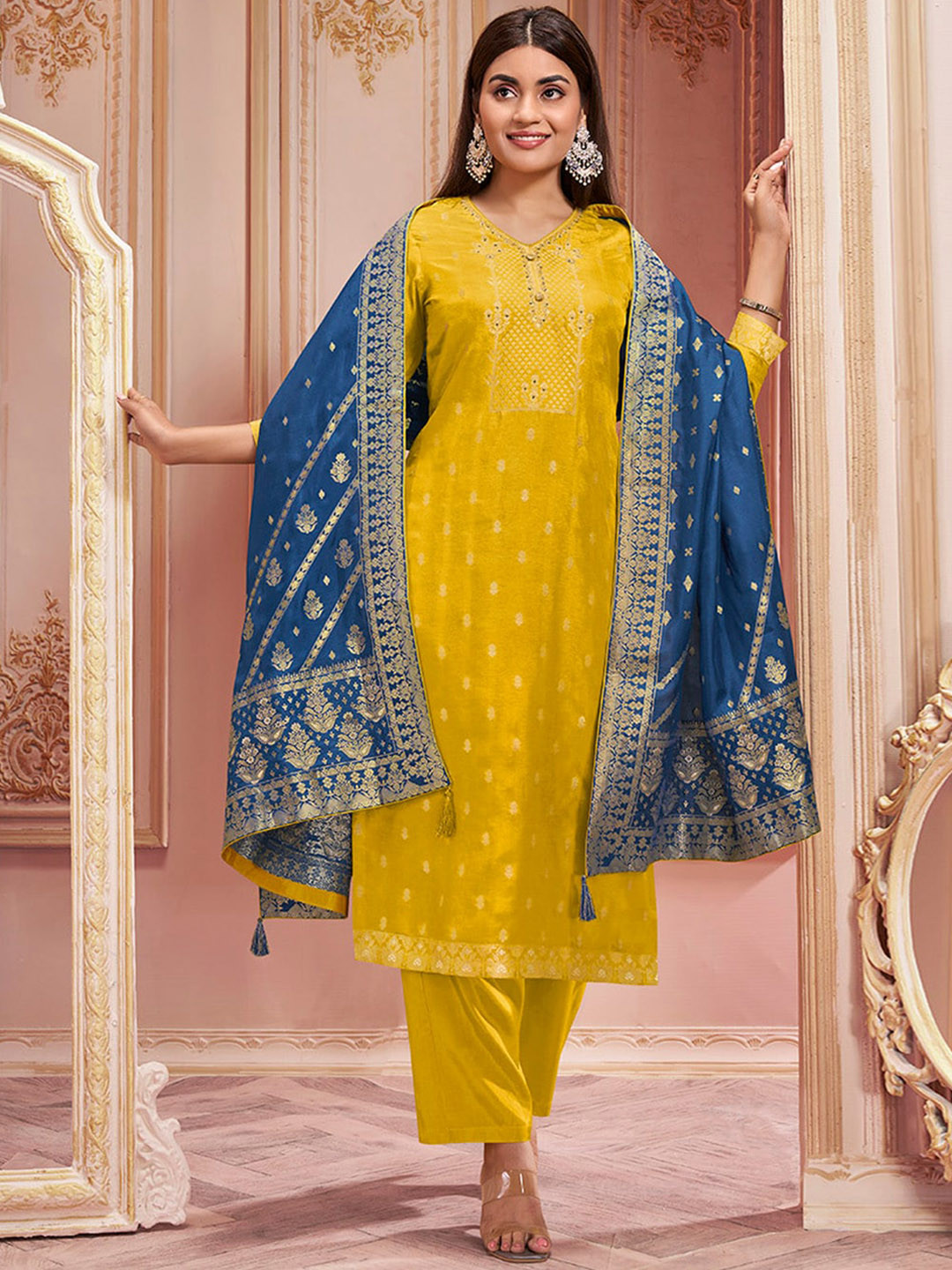 

Seerat Ethnic Motifs Regular Pure Silk Kurta with Trousers & Dupatta, Yellow