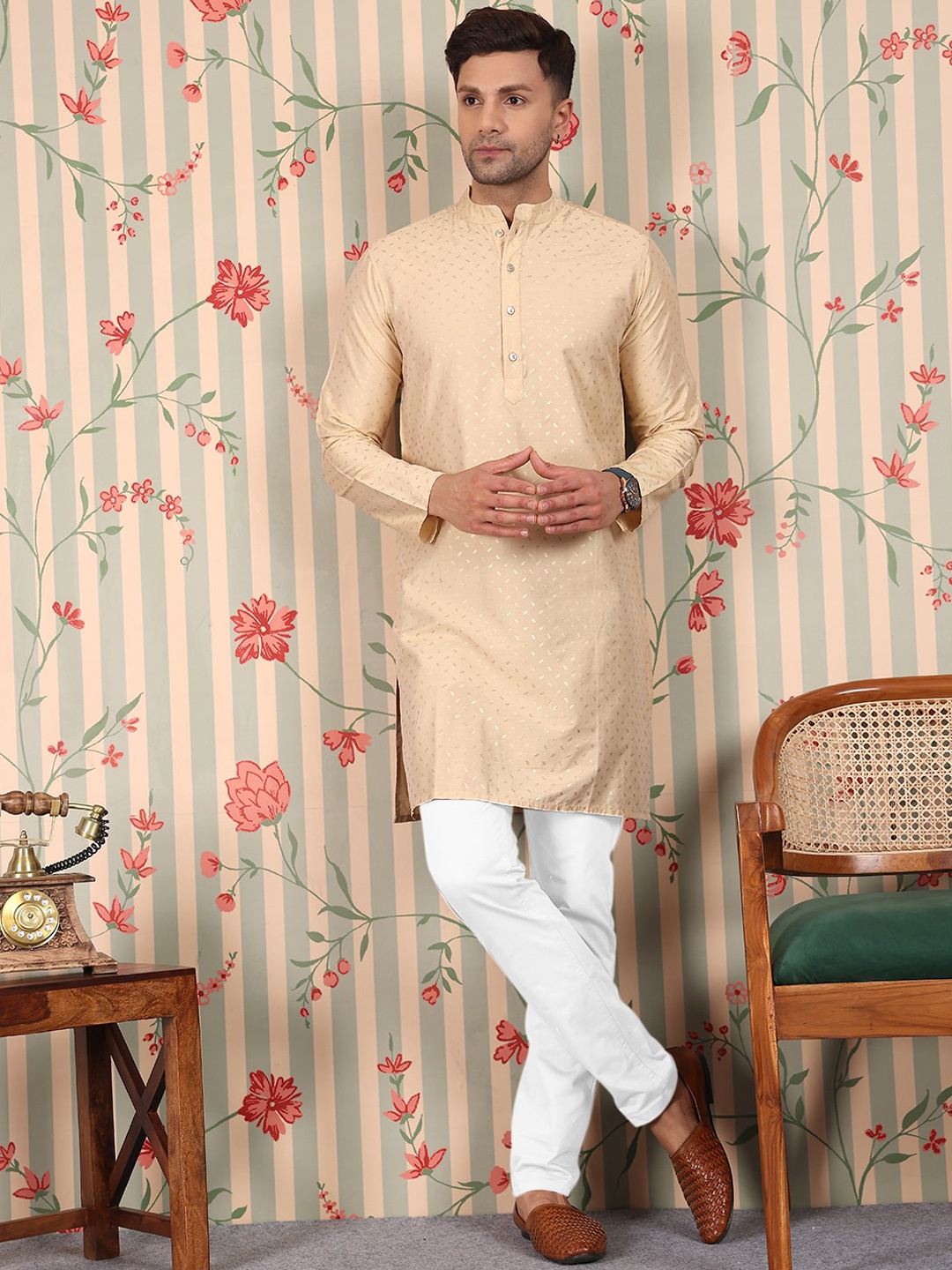 

House of Pataudi Foil Printed Mandarin Collar Long Sleeves Straight Kurta, Beige