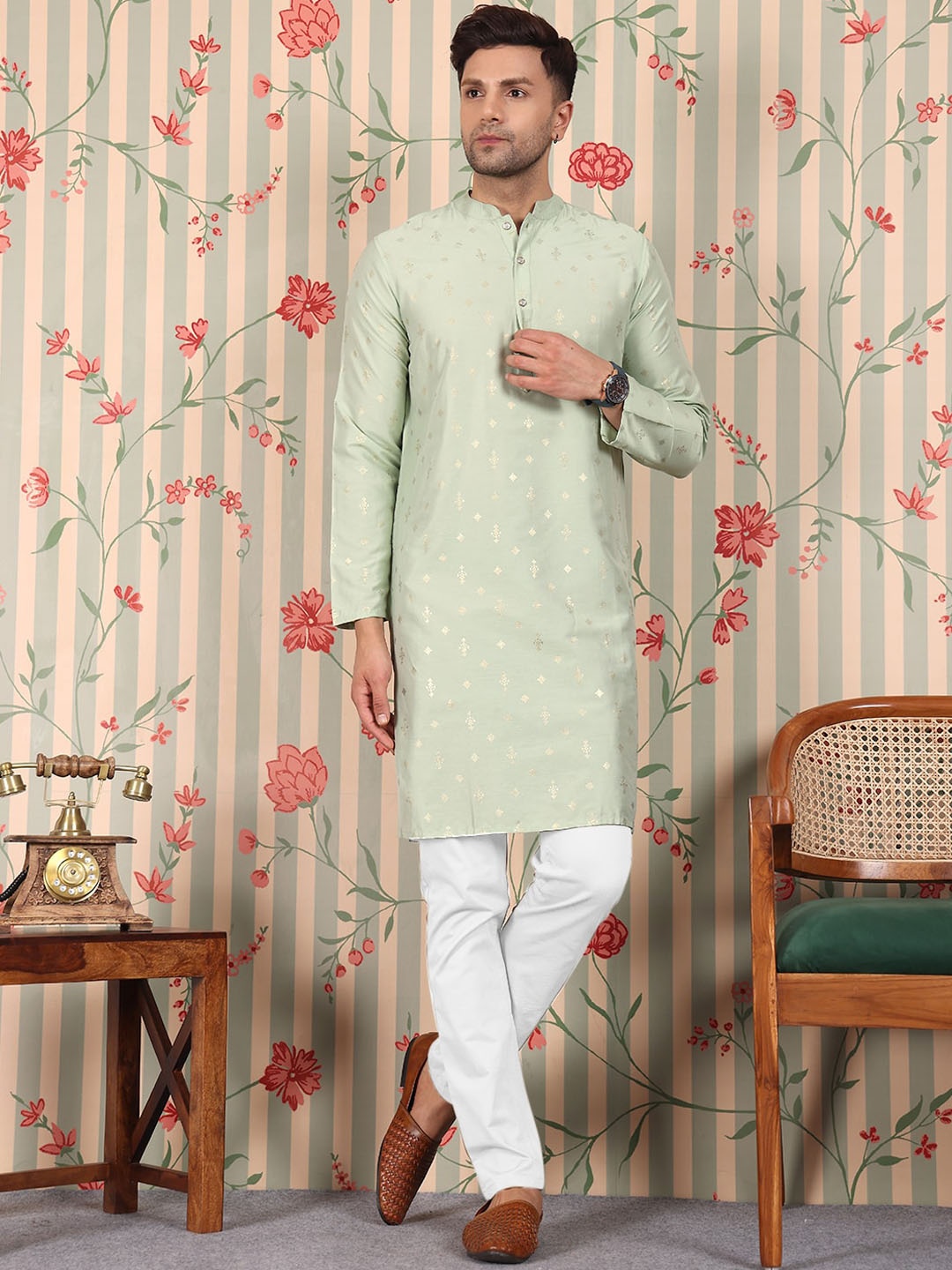 

House of Pataudi Foil Printed Mandarin Collar Long Sleeves Straight Kurta, Green