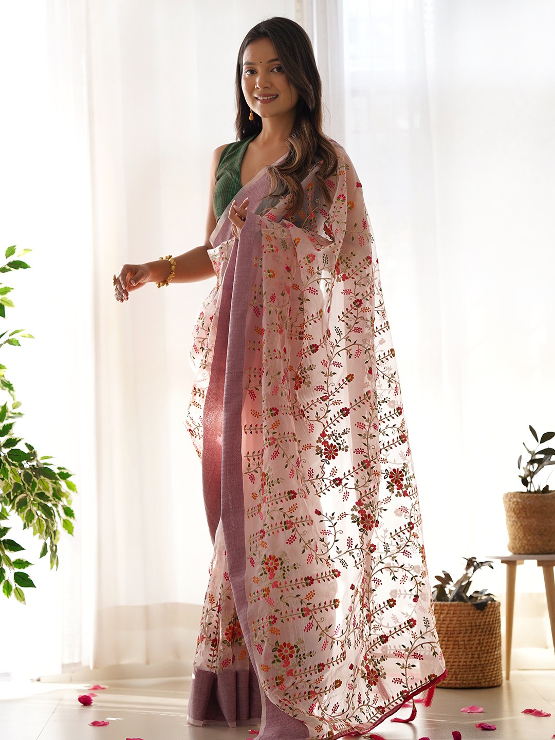 

Anouk Floral Embroidered Organza Saree, Pink