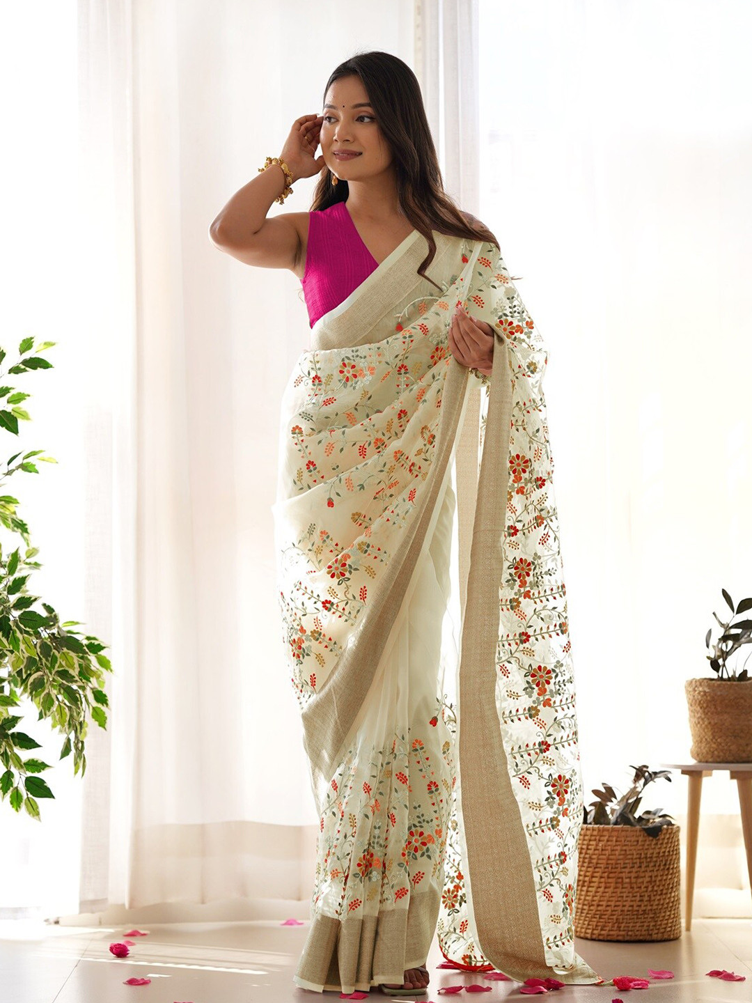 

Anouk Floral Embroidered Organza Art Silk Saree, Yellow